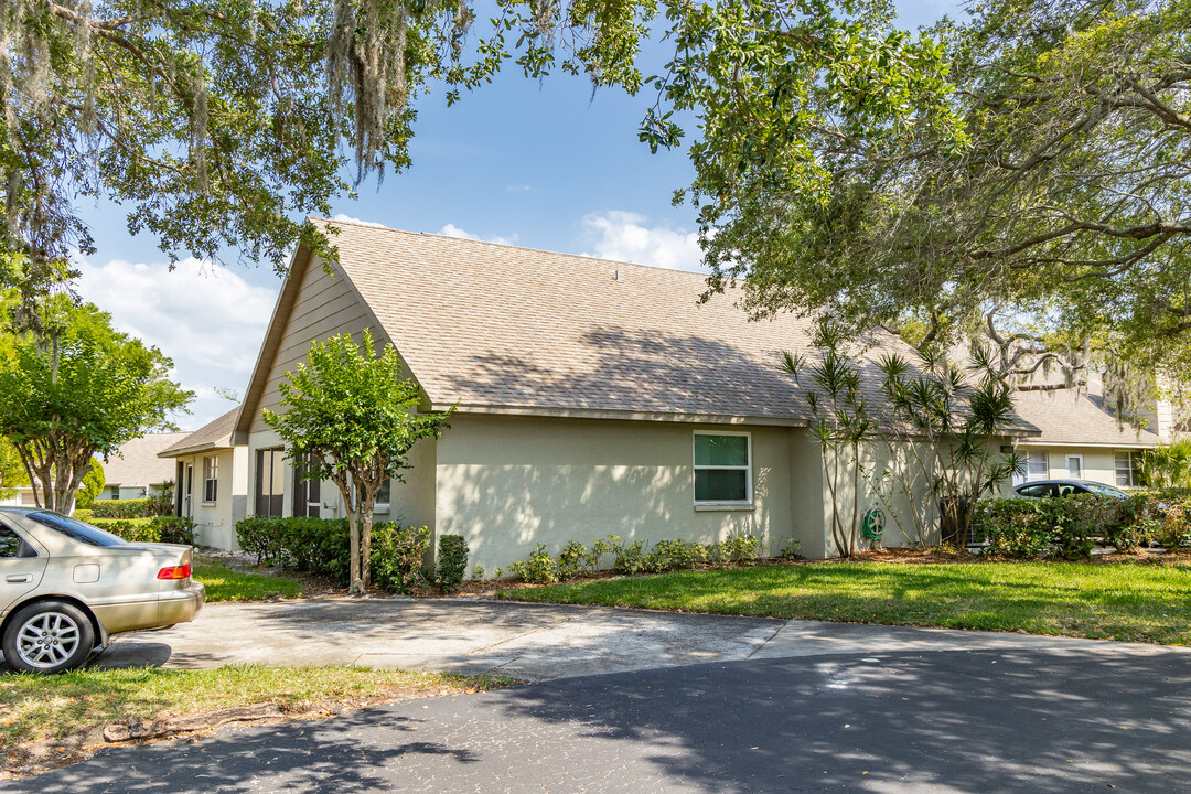 Chateuax Woods in Clearwater, FL - Building Photo