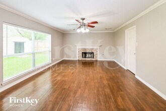 8008 Blue Jay St in Baytown, TX - Building Photo - Building Photo