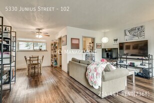 5330 Junius St in Dallas, TX - Building Photo