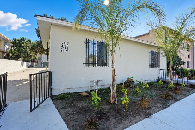 4710 St Elmo Dr in Los Angeles, CA - Foto de edificio - Building Photo