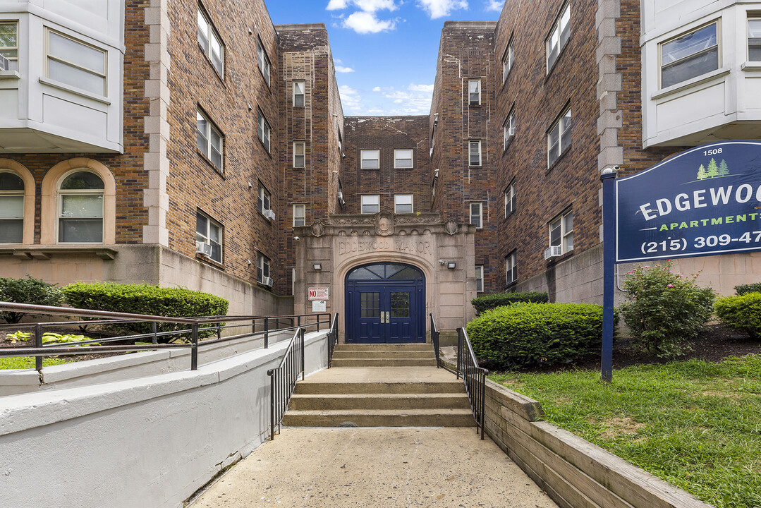 Edgewood Apartments in Philadelphia, PA - Building Photo