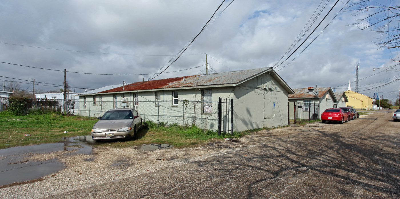 314-318 Robinson Ave in Marrero, LA - Building Photo