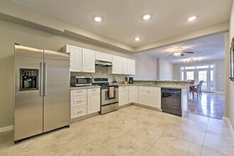 12660 Briar Patch Dr in Houston, TX - Building Photo - Building Photo