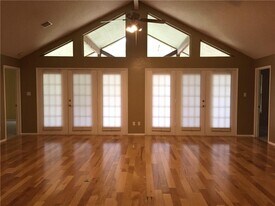 109 Simpson Ave in Cedar Creek, TX - Building Photo