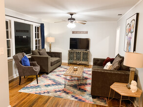 305 E 66th St in Savannah, GA - Building Photo - Building Photo