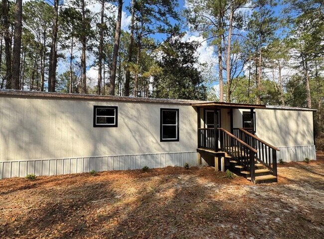 150 Oakwood Ln in Thomasville, GA - Building Photo - Building Photo