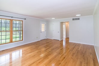 6868 Crane Rd in Ypsilanti, MI - Building Photo - Building Photo