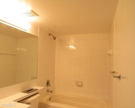 2021 Renaissance Blvd in Miramar, FL - Building Photo - Building Photo