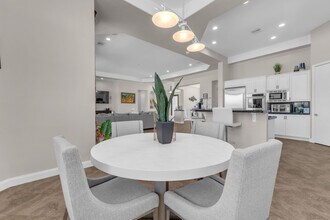 39 Calleda Norte in Rancho Mirage, CA - Building Photo - Building Photo