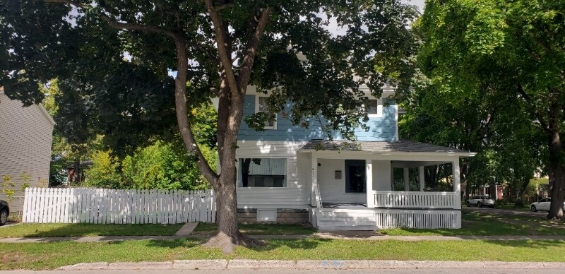 431 1st St E in Kalispell, MT - Building Photo