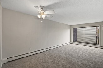 7268 72nd Ln N in Brooklyn Park, MN - Building Photo - Building Photo