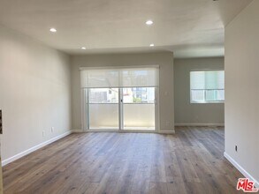 1835 Camden Ave in Los Angeles, CA - Building Photo - Building Photo