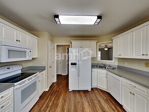 2824 Candlewicke Dr in Spring Hill, TN - Foto de edificio - Building Photo