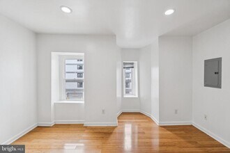 4220 Chestnut St in Philadelphia, PA - Building Photo - Building Photo