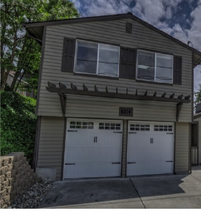 6206 NE 182nd St Rentals in Kenmore, WA