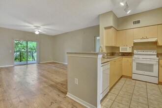 270 Crestwood Cir in Royal Palm Beach, FL - Building Photo - Building Photo