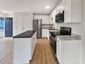 7 Paris Creek Ct in Greenville, SC - Building Photo - Building Photo