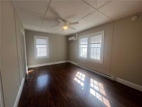 300 Forrest Ave in Gainesville, GA - Foto de edificio - Building Photo