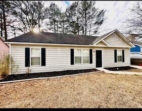9161 Fairway Ct in Riverdale, GA - Building Photo - Building Photo