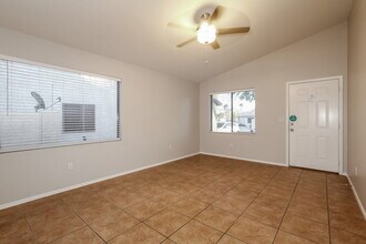 2030 E Wahalla Ln in Phoenix, AZ - Building Photo - Building Photo