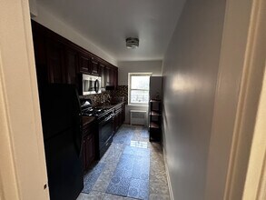 40 Glenwood Ave, Unit 1J in Jersey City, NJ - Building Photo - Building Photo