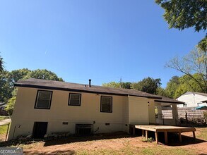 1734 Cahoon St SW in Atlanta, GA - Foto de edificio - Building Photo