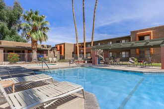 La Ventana Apartments in Palm Springs, CA - Building Photo - Building Photo