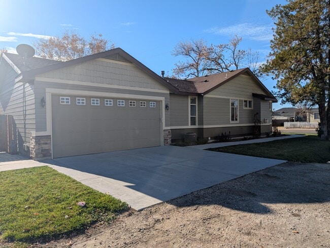 400 S Curtis Rd in Boise, ID - Building Photo - Building Photo