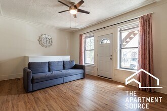 908 W Belle Plaine Ave, Unit 1 in Chicago, IL - Building Photo - Building Photo