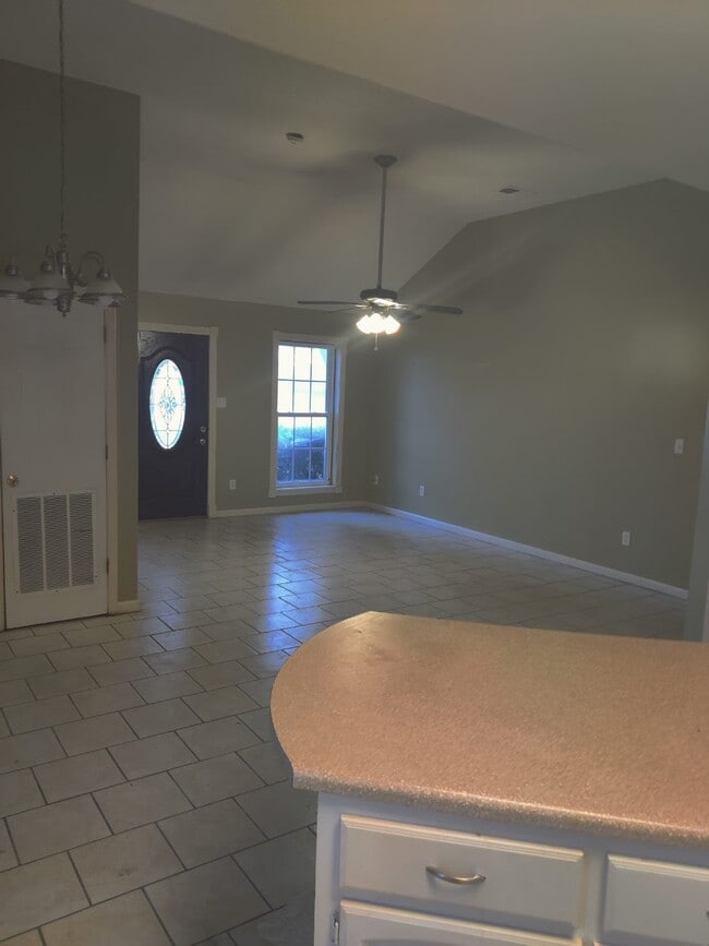 105 Gym Cir in Saltillo, MS - Building Photo - Building Photo