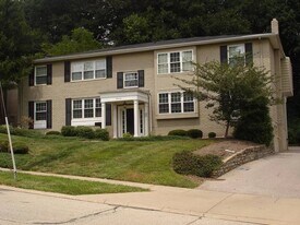 3744 Ashworth Dr, Unit B in Cincinnati, OH - Building Photo