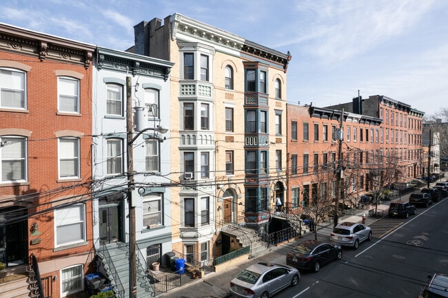 827 Garden St in Hoboken, NJ - Building Photo - Building Photo