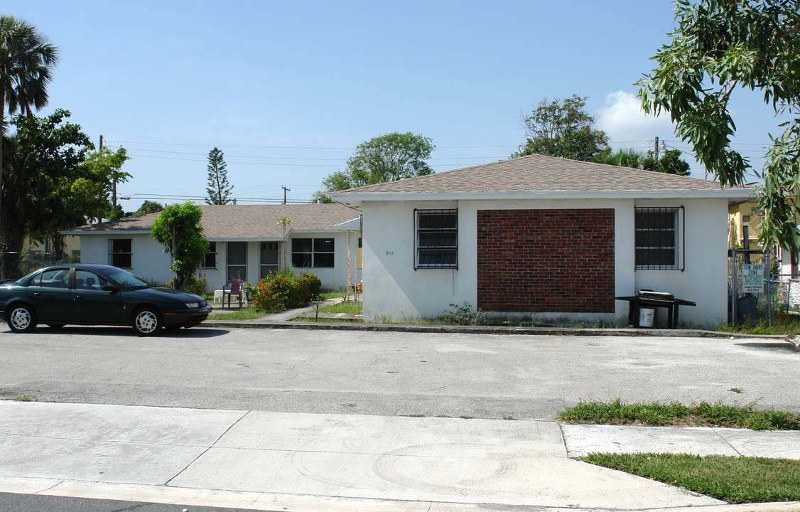 914 3rd St in West Palm Beach, FL - Building Photo