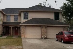 14 Briggs Coleman Rd in Harlingen, TX - Building Photo