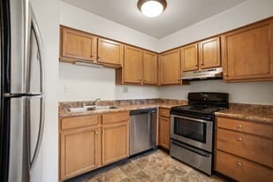 Somerset Apartments in Marion, IN - Building Photo