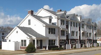 Townhomes at Colonial Village in Glastonbury, CT - Building Photo