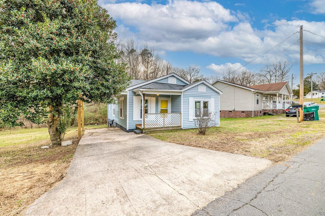 424 Summit Ave Rentals in Albemarle, NC