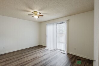 3286 W Sugar Creek Dr in Meridian, ID - Building Photo - Building Photo