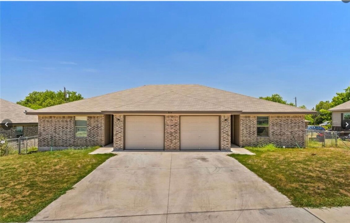 804 N 3rd St in Copperas Cove, TX - Foto de edificio