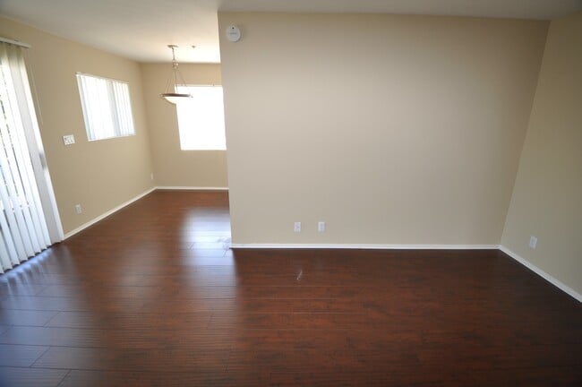 5002 Tujunga Ave in Los Angeles, CA - Building Photo - Building Photo