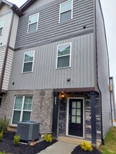111 Jean Alyne Dotson Dr. in La Vergne, TN - Building Photo - Building Photo