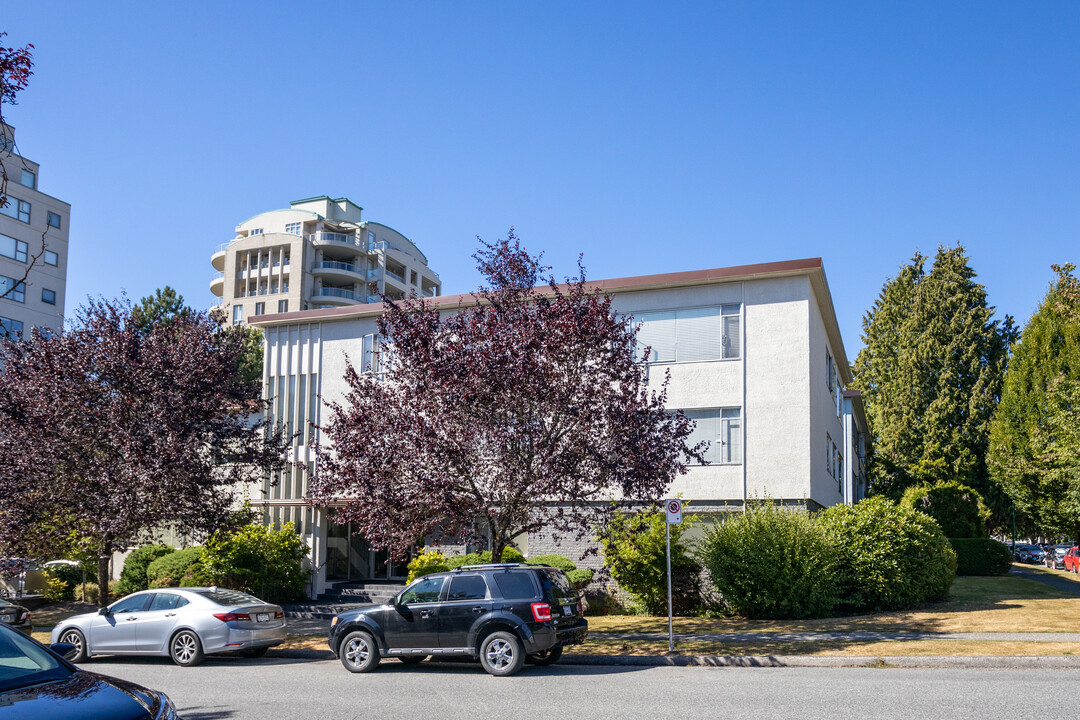 2309 43rd Av W in Vancouver, BC - Building Photo