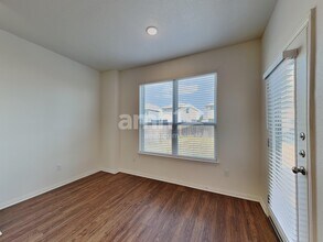 2716 Geronimo Creek in New Braunfels, TX - Foto de edificio - Building Photo