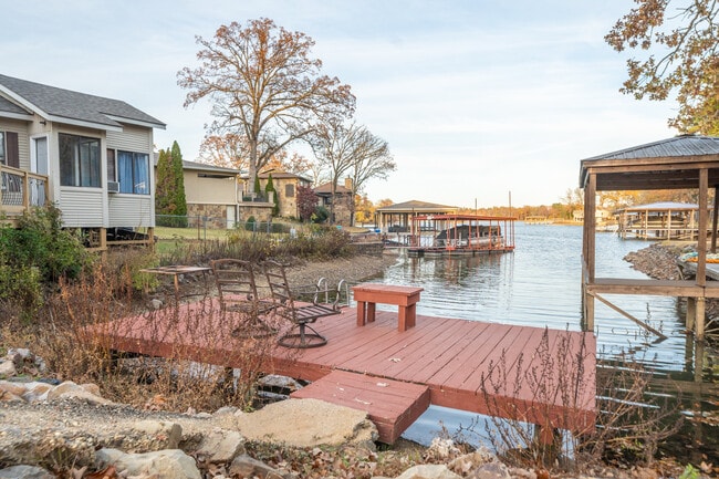 Earl’s Point Condominiums in Hot Springs, AR - Foto de edificio - Building Photo