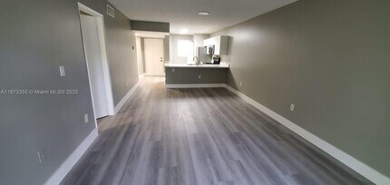 9934 Nob Hill Ln in Sunrise, FL - Foto de edificio - Building Photo