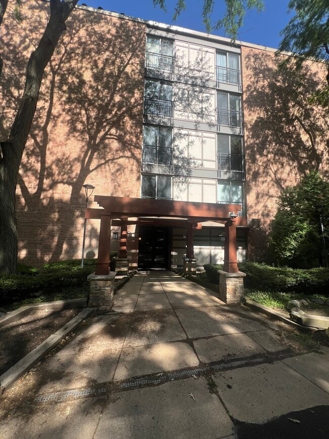 property at 5800 Oakwood Dr