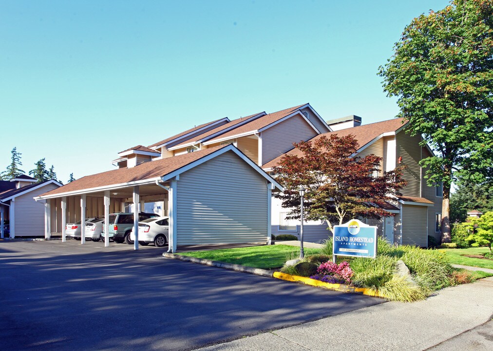 Island Homestead in Bainbridge Island, WA - Foto de edificio