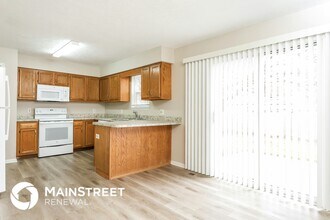 1750 Falkirk Rd in Madison, OH - Foto de edificio - Building Photo