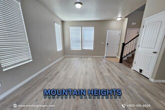 1554 Kinloch Way in West Valley City, UT - Building Photo - Building Photo