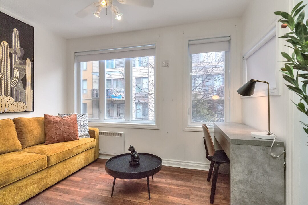 1099 Rue Anderson in Montréal, QC - Building Photo